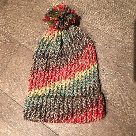 Hand Crafted Multi-Colored Knit Toque with Pom-Pom Pink/Green/Tan/Purple/Grey OS - Picture 2 of 4